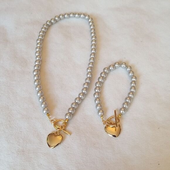 Pearl necklace and bracelet gray with gold heart pendant - Picture 6 of 9